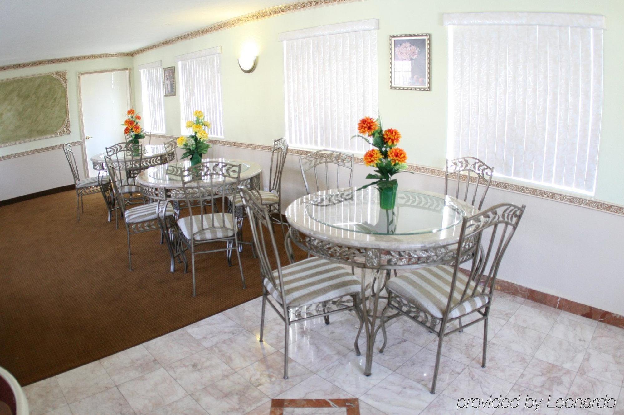 Glen Capri Inn And Suites - Burbank Universal Глендейл Экстерьер фото