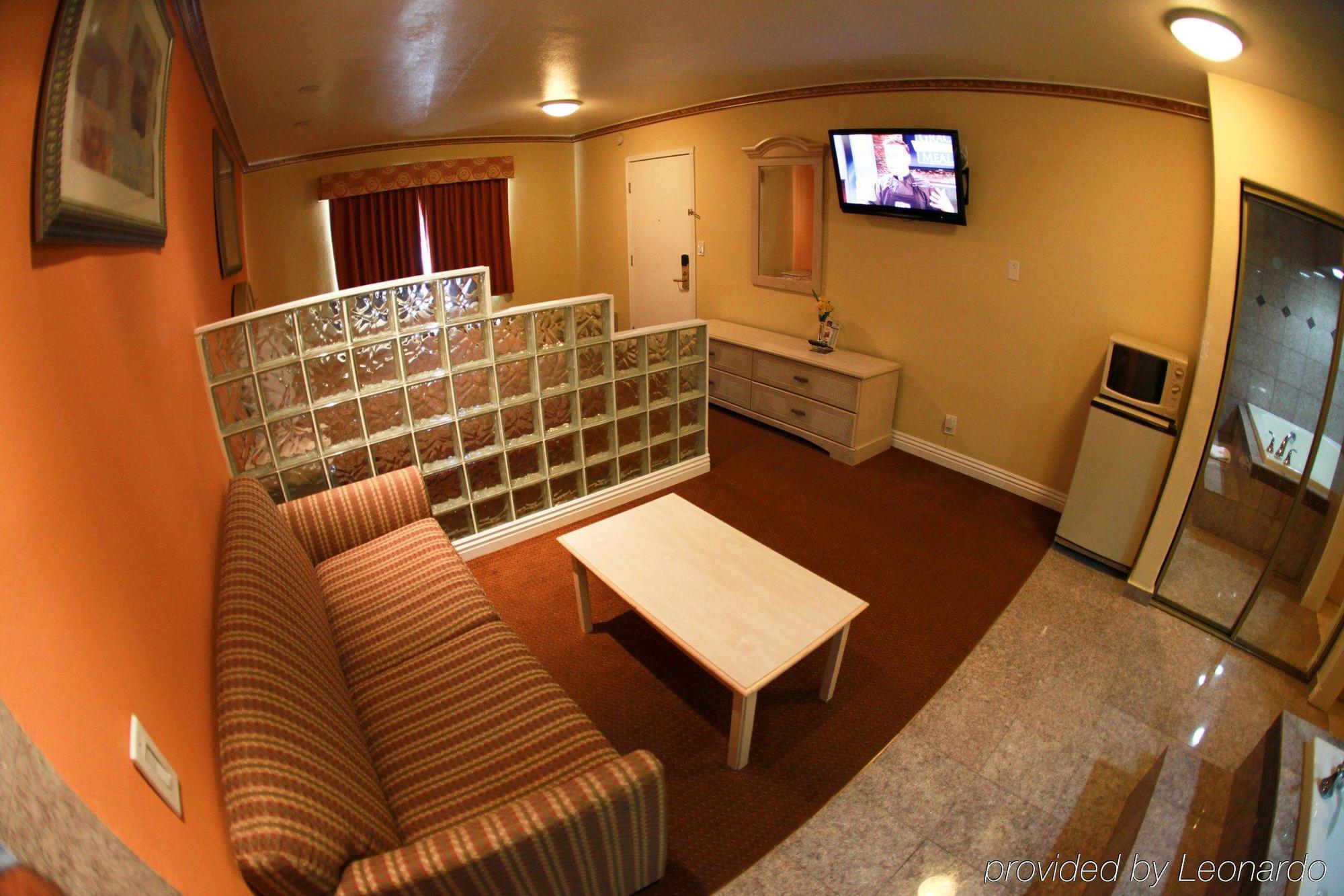 Glen Capri Inn And Suites - Burbank Universal Глендейл Экстерьер фото