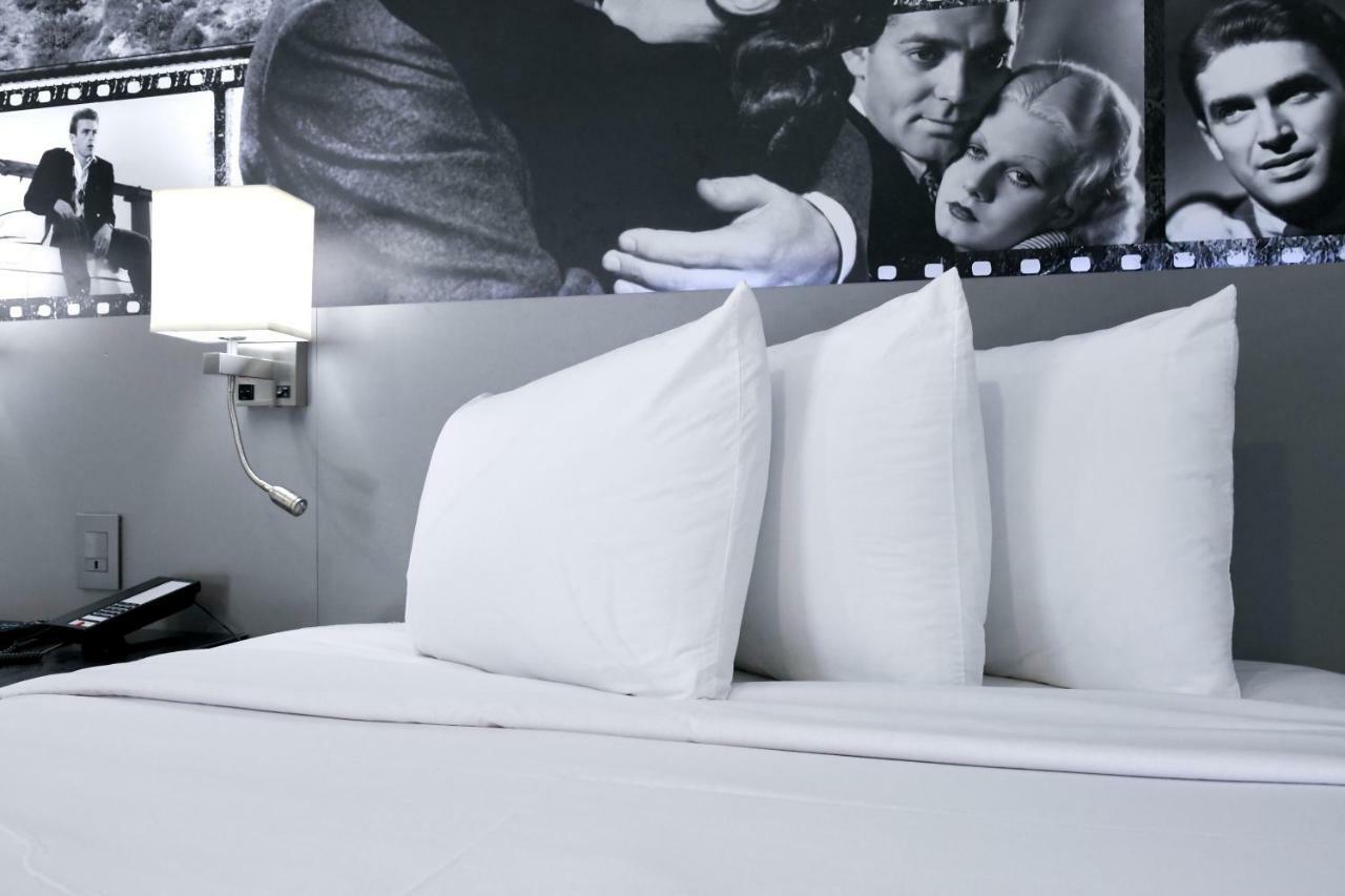 Glen Capri Inn And Suites - Burbank Universal Глендейл Экстерьер фото