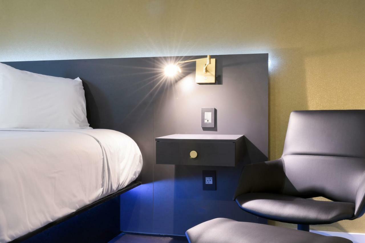 Glen Capri Inn And Suites - Burbank Universal Глендейл Экстерьер фото